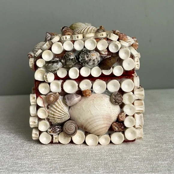 ANTIQUE seashell treasure chest souvenir box coastal beach 1950’s - Picture 4 of 8